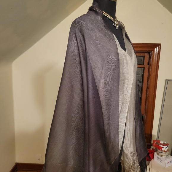 2 Silk Grey Scarfs - Picture 5 of 12